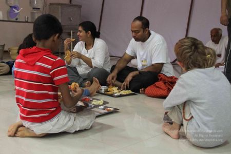 Nithyananda-Annalaya-2013-01-01-1tJIwOpr99Hia8ENPg wnsnUsbzX5GmsN.jpg