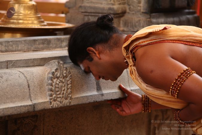 Swamiji-Temple-Visit-IMG 0800.jpg
