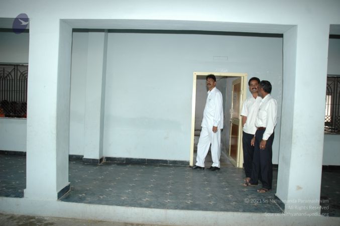 VDSJAINSCHOOL VDS Jain School Tiruvannamalai 4Nov2006 AyyappanDarshanClassroomAndMathTeacher 10-27.jpg