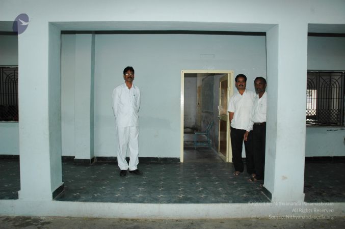 VDSJAINSCHOOL VDS Jain School Tiruvannamalai 4Nov2006 AyyappanDarshanClassroomAndMathTeacher 11-28.jpg